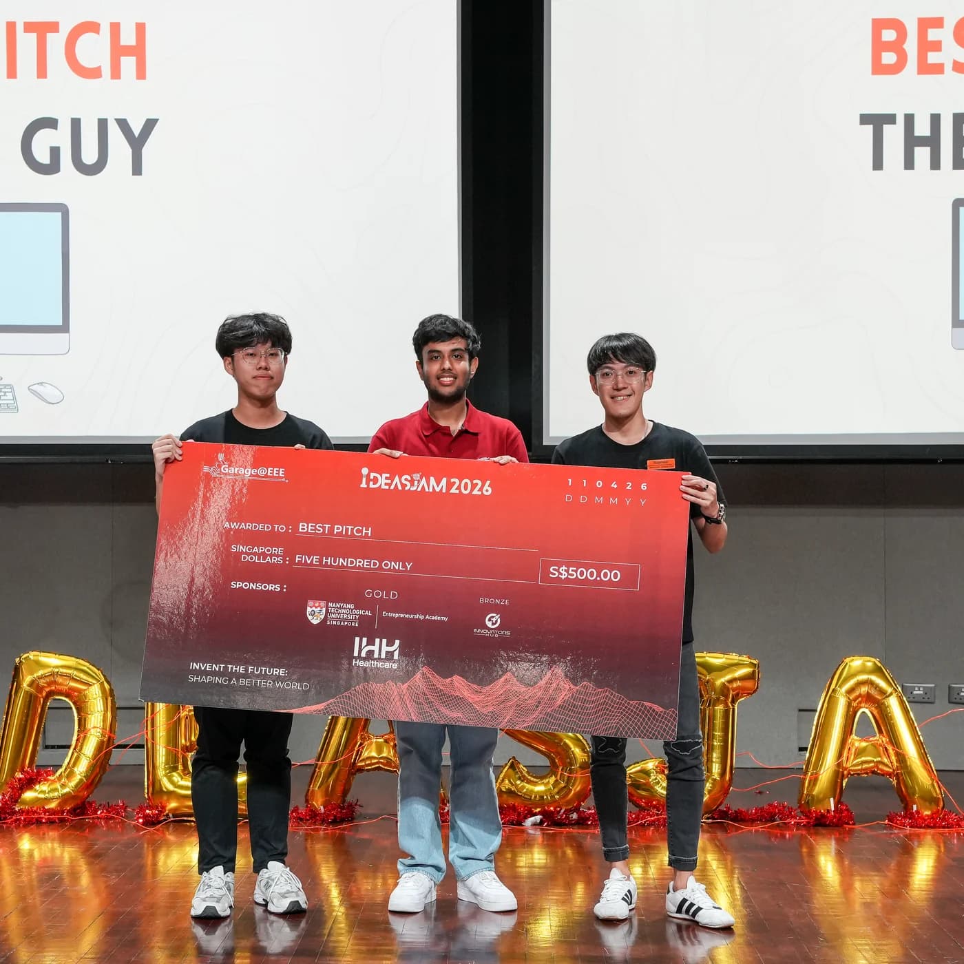 Shreyansh and teammates at IdeasJam.